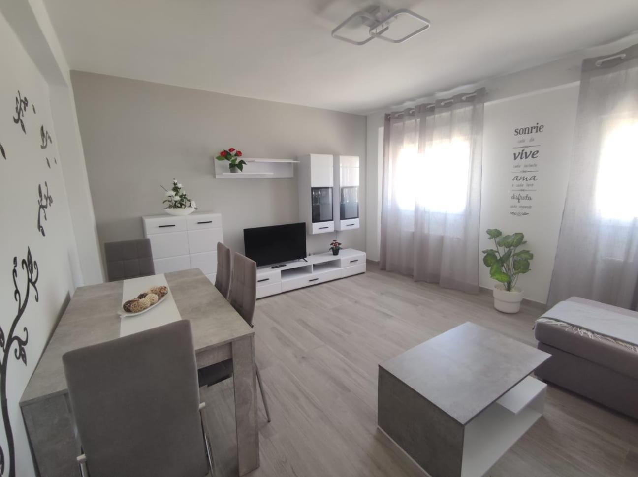 Apartamento Con Jacuzzi El Rincon De Las Delicias Zaragoza Exterior photo